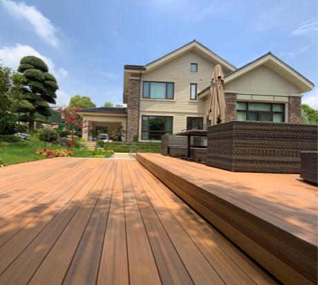 Co-extruded wpc decking